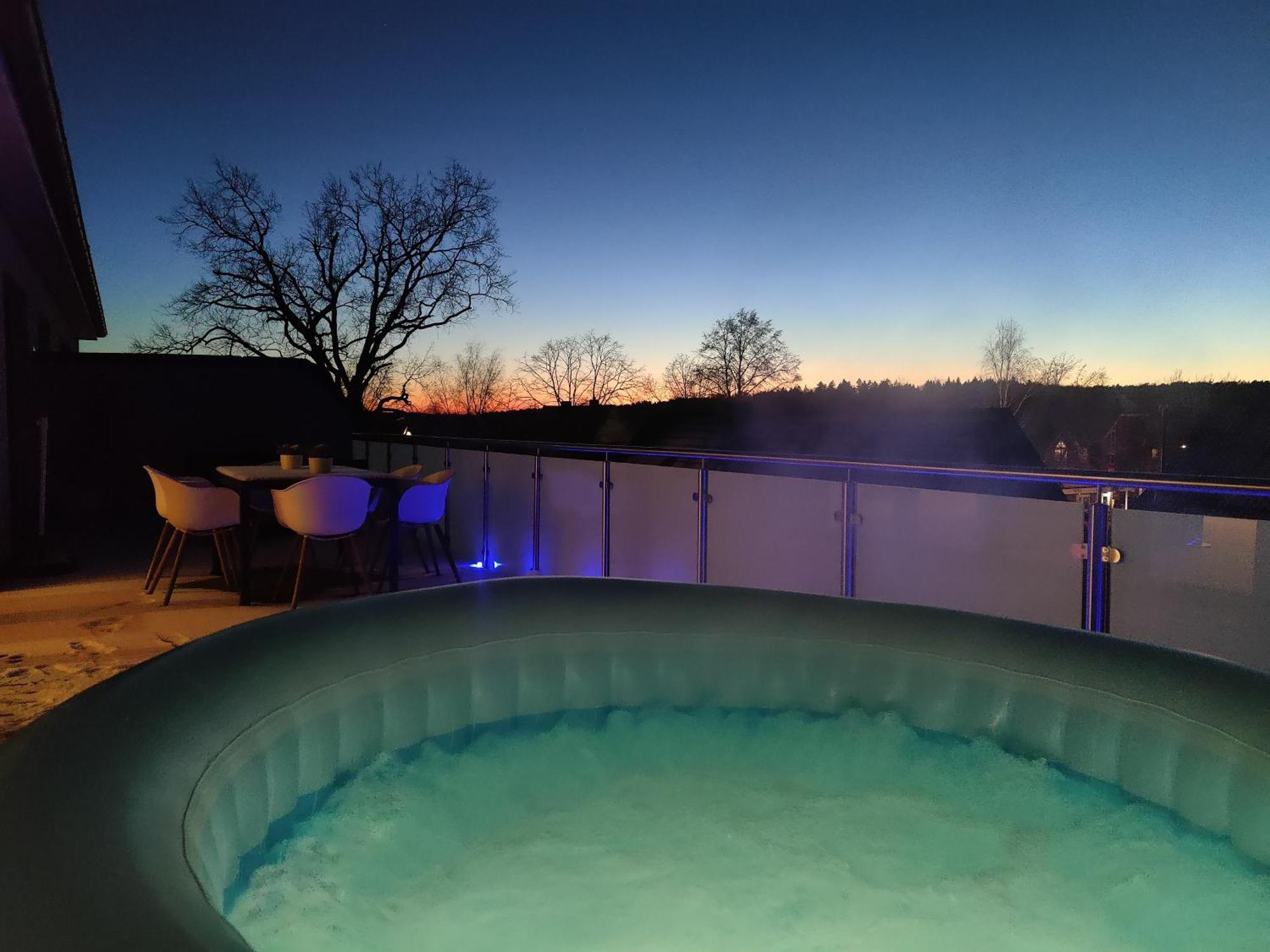 Penthouse Mit Whirlpool Im Herzen Von Niedersachsen Burgwedel  Exterior photo
